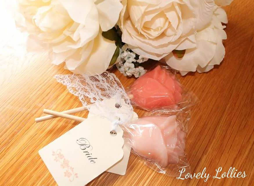 rose themed lollipops vintage coral peach wedding favours lovely lollies place settings